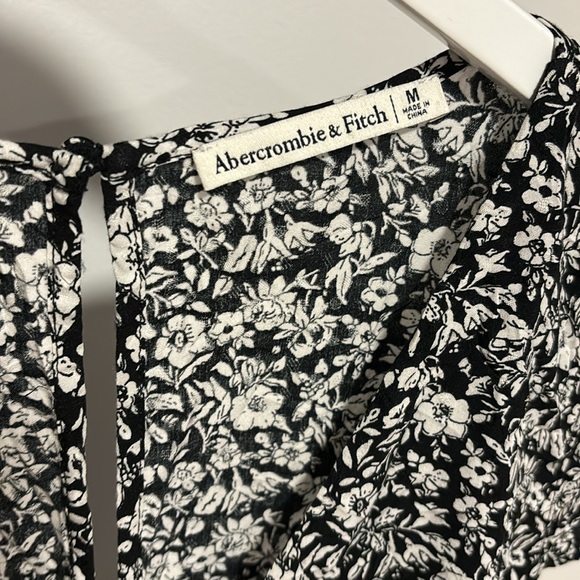 Abercrombie & Fitch front tie floral mini dress. - Picture 7 of 8